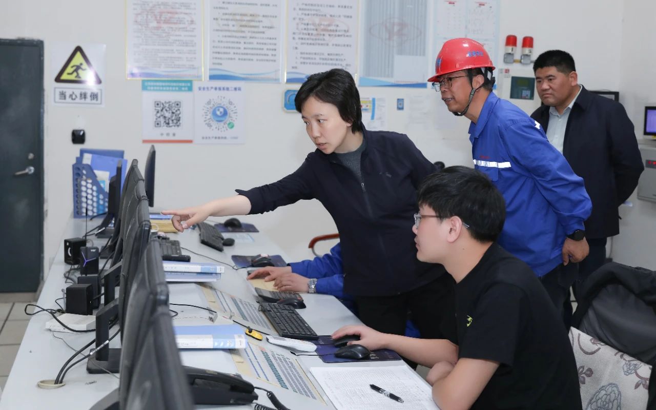 沈曉紅檢查安全生產(chǎn)工作